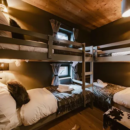 5 Luxury Sleeps 6 *