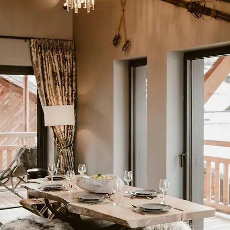 5 Luxury Sleeps 6 شقة *