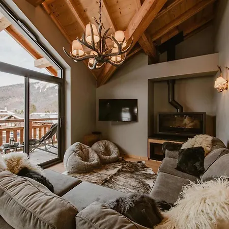 5 Luxury Sleeps 6 Apartment *