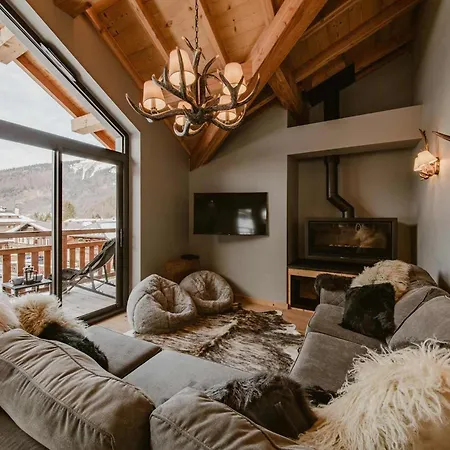 5 Luxury Sleeps 6 شقة