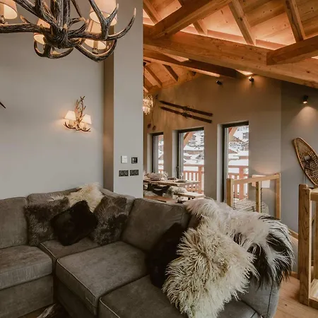 5 Luxury Sleeps 6 شقة *