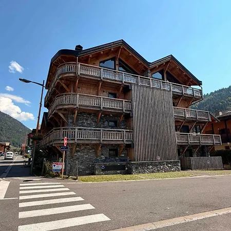5 Luxury Sleeps 6 *